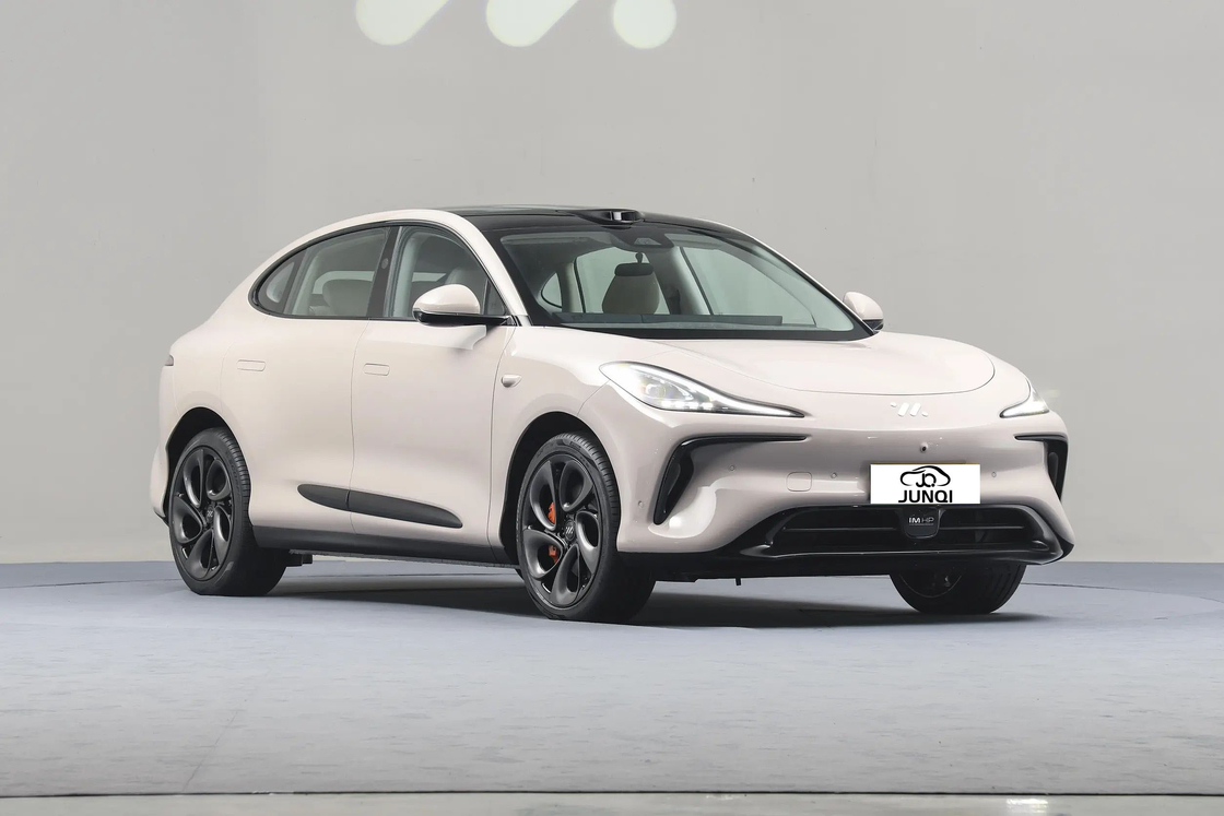 Zhiji IM Electric Car LS6 Sport 4 Door 5 Seat SUV 760km Long Range New Energy Vehicle EV Car For Adult