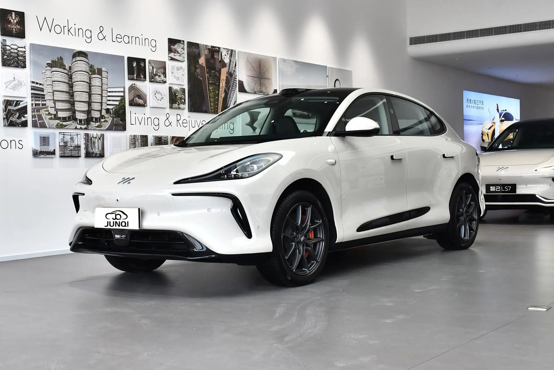 Zhiji LS6 2023 Max Super Performance Edition IM Electric Car 787 Horsepower Medium and Large SUV