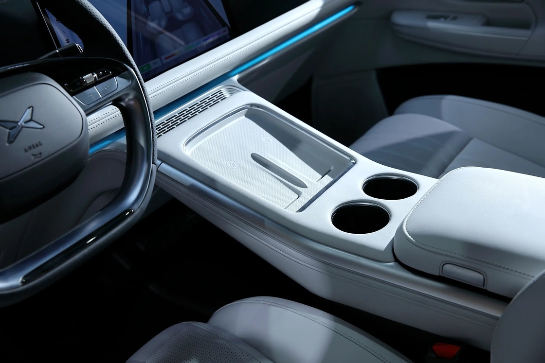 Medium To Large Xiaopeng Electric Car 5 Door 5 Seater Xpeng G9 Pure Electric SUV