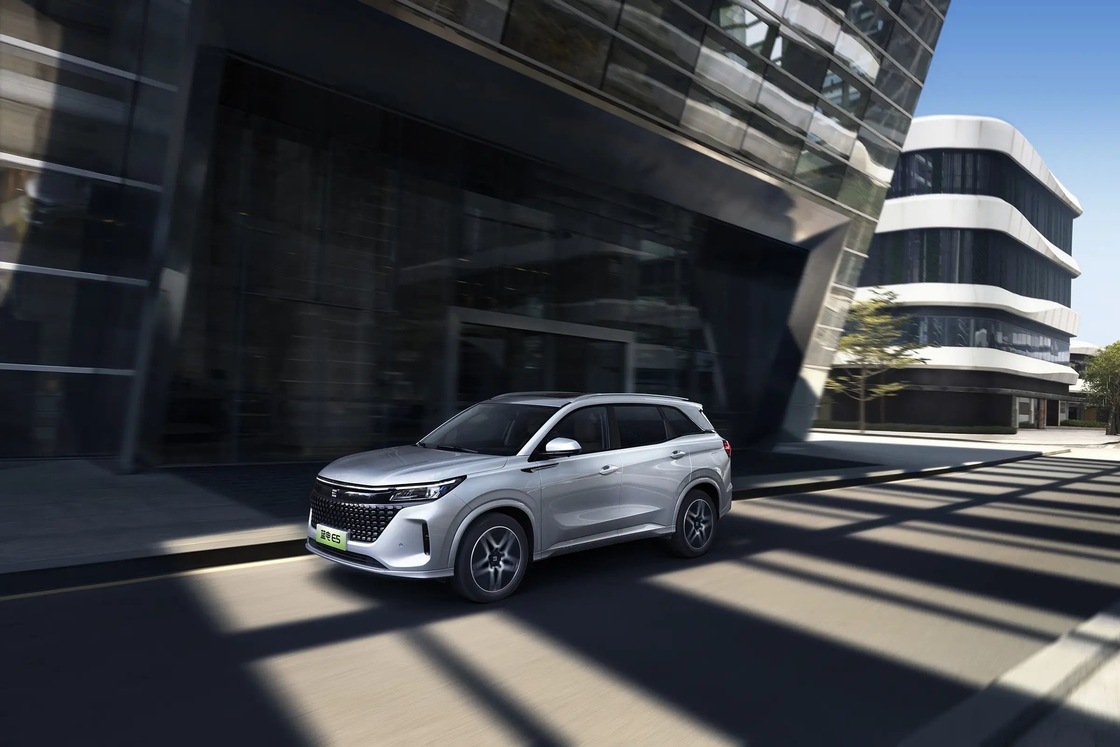 5 Seat AWD Seres Electric Car SUV 120 Horsepower And Emission Free Driving