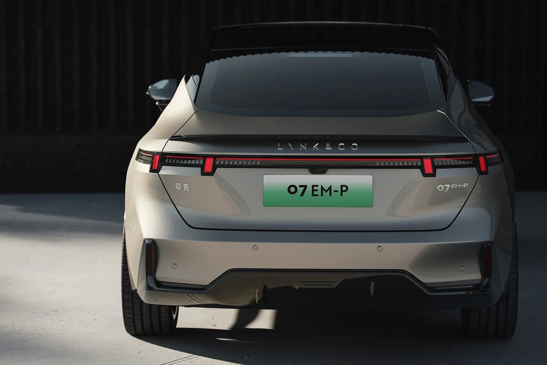 Lynk Co 07 2024 model Em-P 126km Long Battery Life New Car Versatile Sustainable Mobility Solution for Urban Consumers