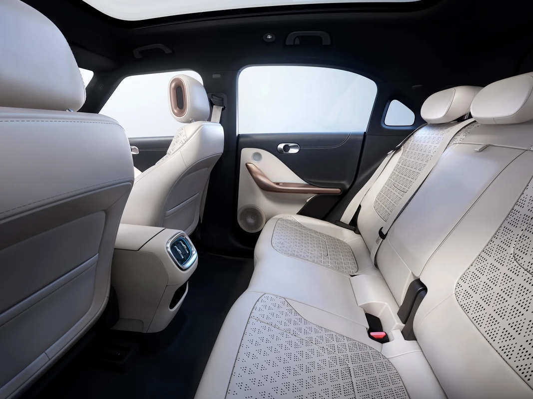 Smart1 The Sustainable and Innovative Electric Car for Mercedes Benz 272HP 400km Range Zero Emissions