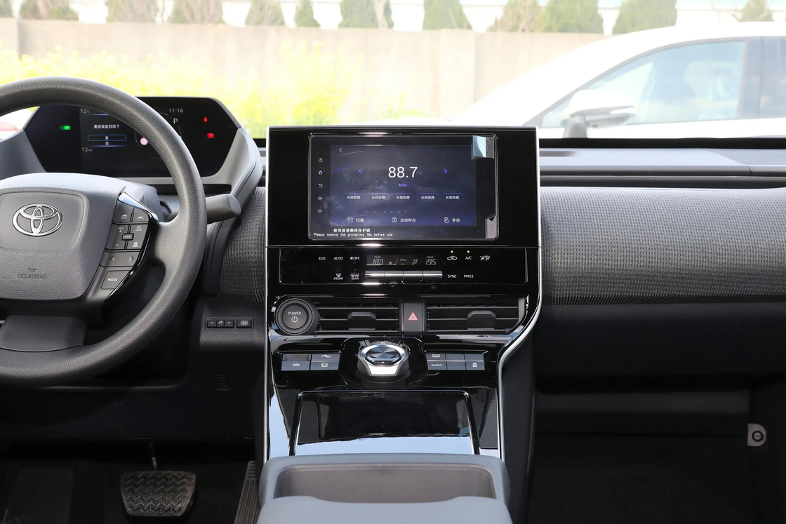 250 Miles Range Toyota SUV Electric Car 5 Seat Pure Electric Toyota Bz 4X Car