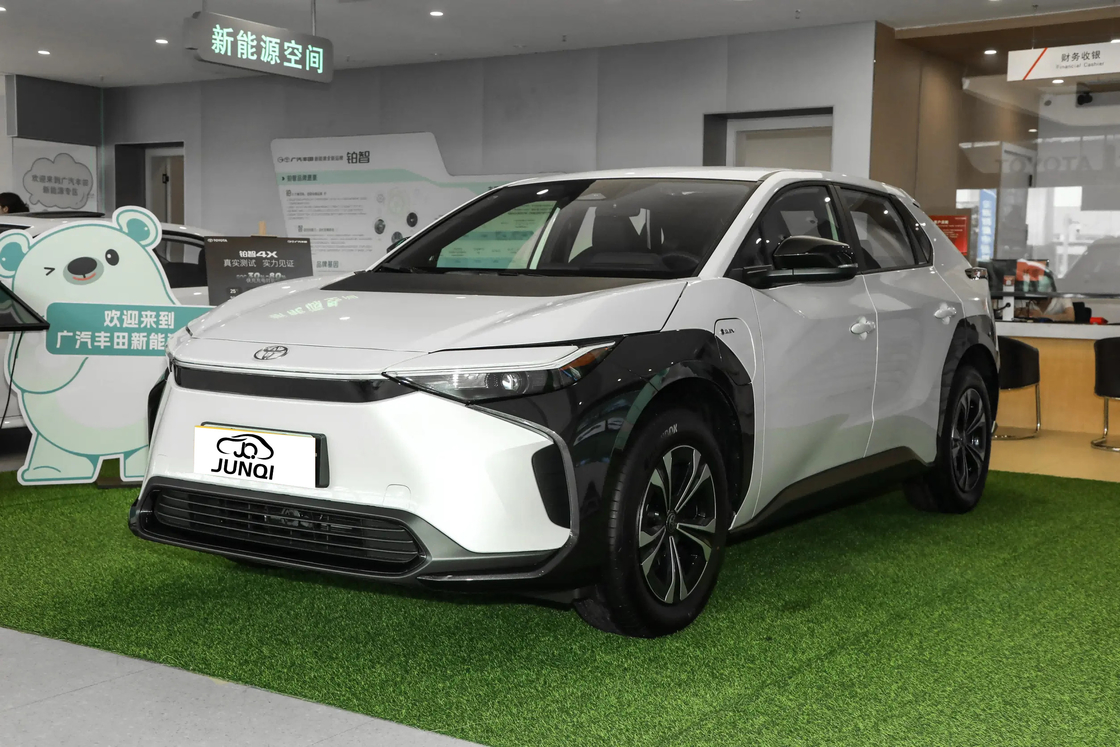 120 Mph FWD Toyota Bz4x Electric Car Hatchback Mid Size SUV Pure Electric 204 Hp