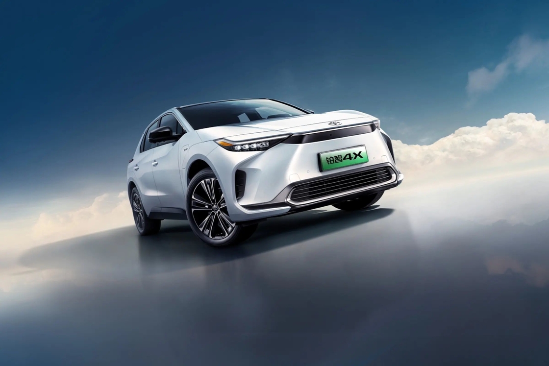 120 Mph FWD Toyota Bz4x Electric Car Hatchback Mid Size SUV Pure Electric 204 Hp