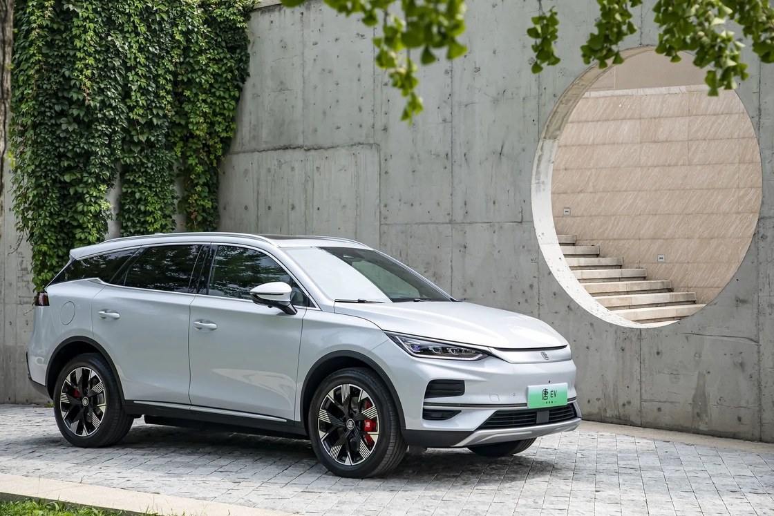 160Km/h BYD Tang Electric Car SUV For City Commutes And Long Distance Travels