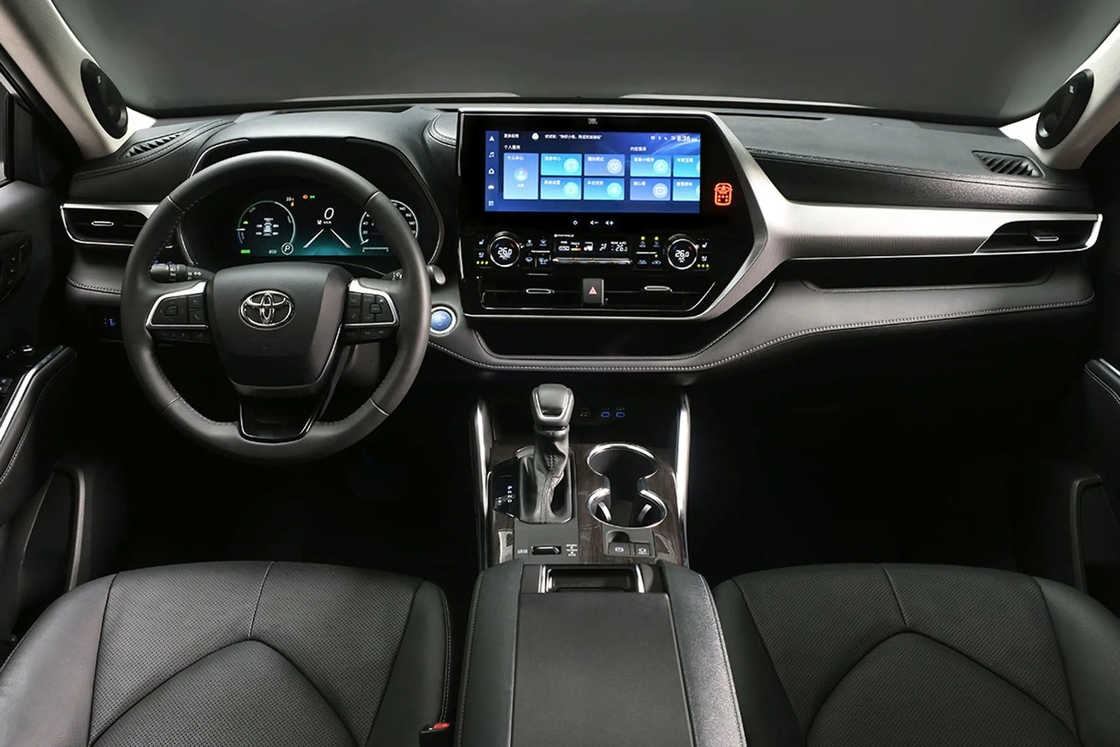 4 Door 5 Seats Toyota Highlander Car With Fuel Turbocharged Power And Hybrid System