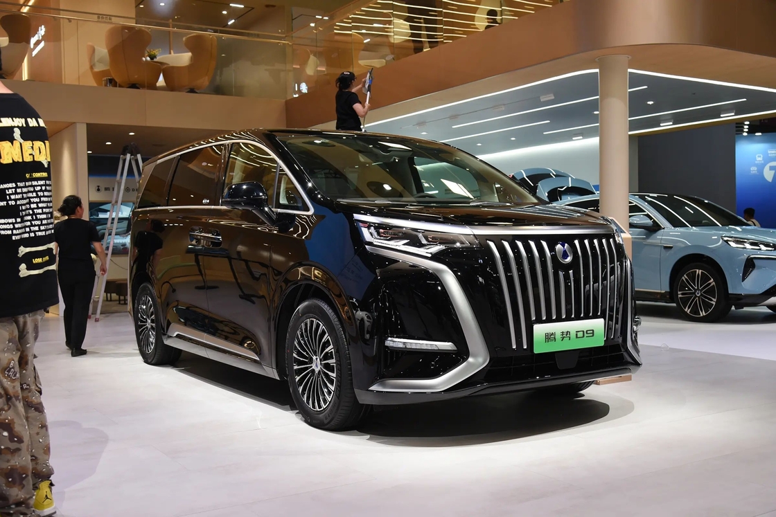 Discover the Next Level of Luxury and Performance with the BYD Electric Car tengshi D9