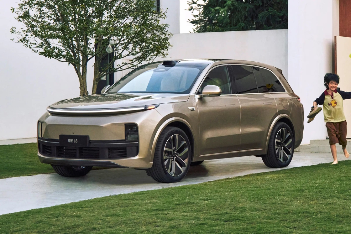 Lixiang L8 Family Size Electric Car 400km With Durable Different Wheel Rims
