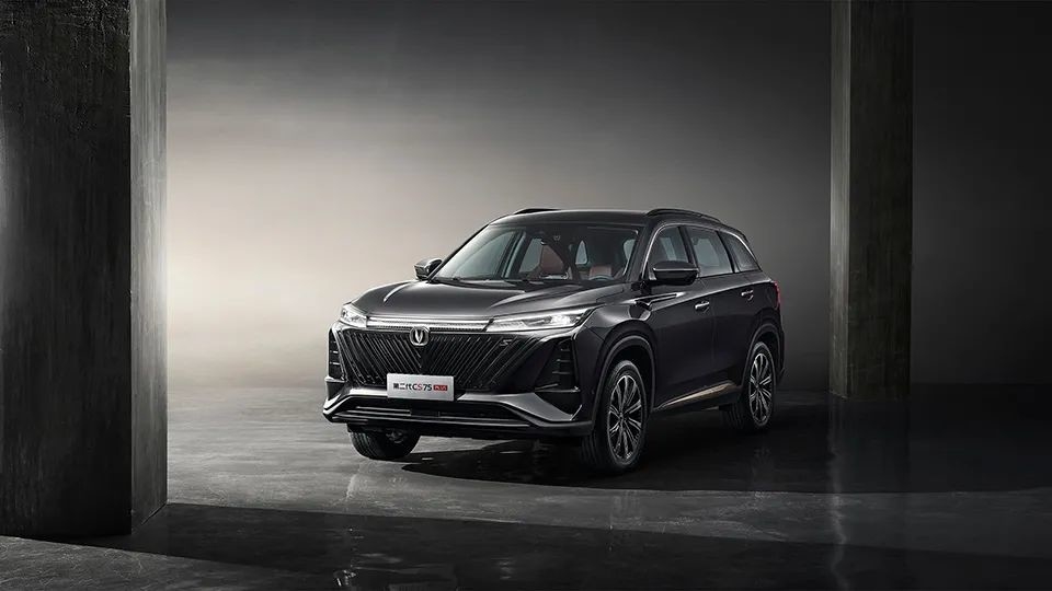 Changan Petrol CS75 Plus SUV Gasoline Energy Type For Your Daily Adventures