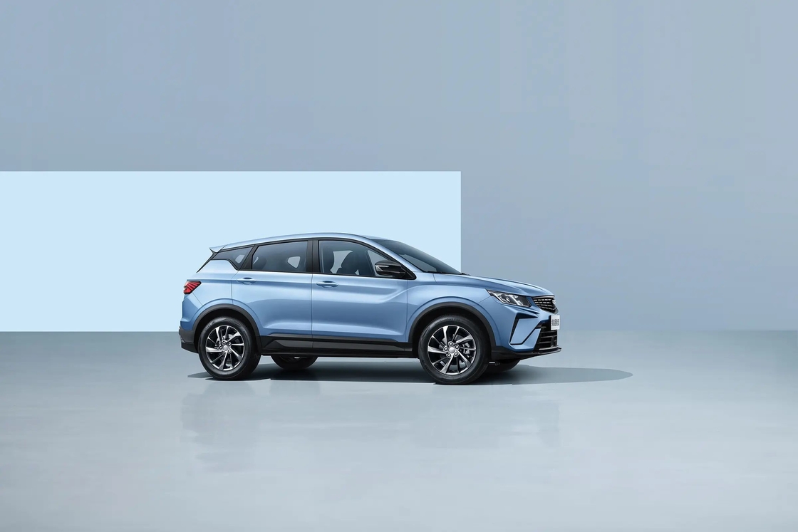200km/h Max speed Petrol Power Car Geely Coolray Bin Yue L Gasoline Vehicle