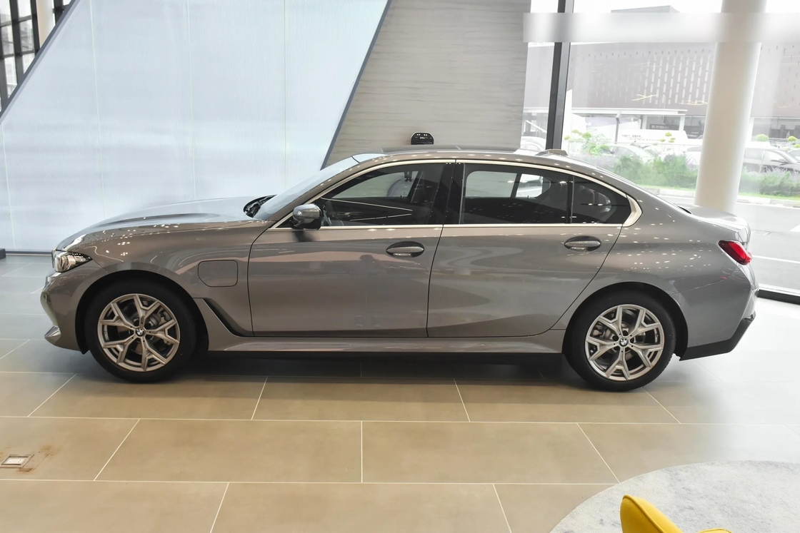 2024 BMWS I3 luxury brand BMW model made in china BMWS i3 new EV BMWS sedan sports car for adult