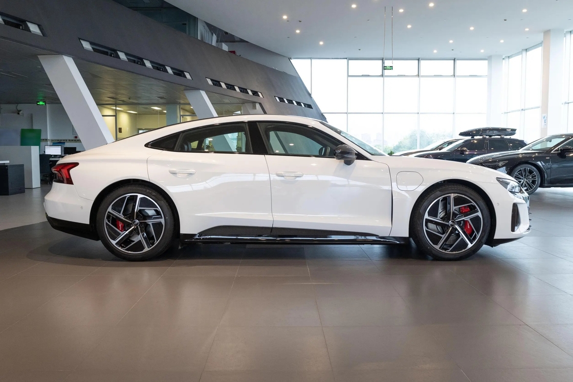 Spot 2022 New Energy Au Di E Tron High Speed Sports Electric Car Au Di Etron Used New Car Rs Au Di E-tron Gt Car