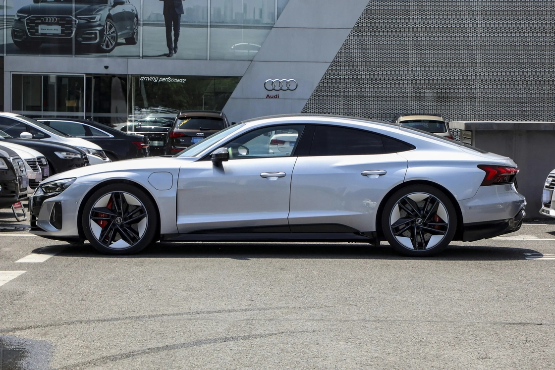 Spot 2022 New Energy Au Di E Tron High Speed Sports Electric Car Au Di Etron Used New Car Rs Au Di E-tron Gt Car