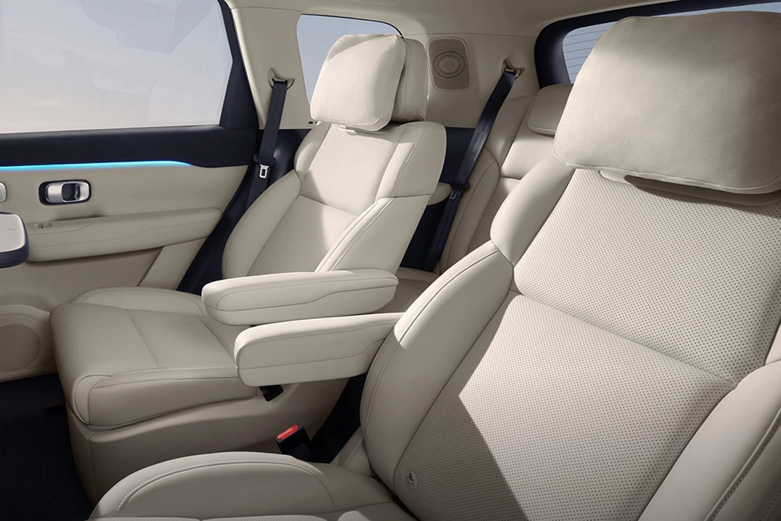 2024 Leapmotor C16: Advanced Electric SUV with 200kw Power, 5-Door, 6-Seater, Extended Range of 400km