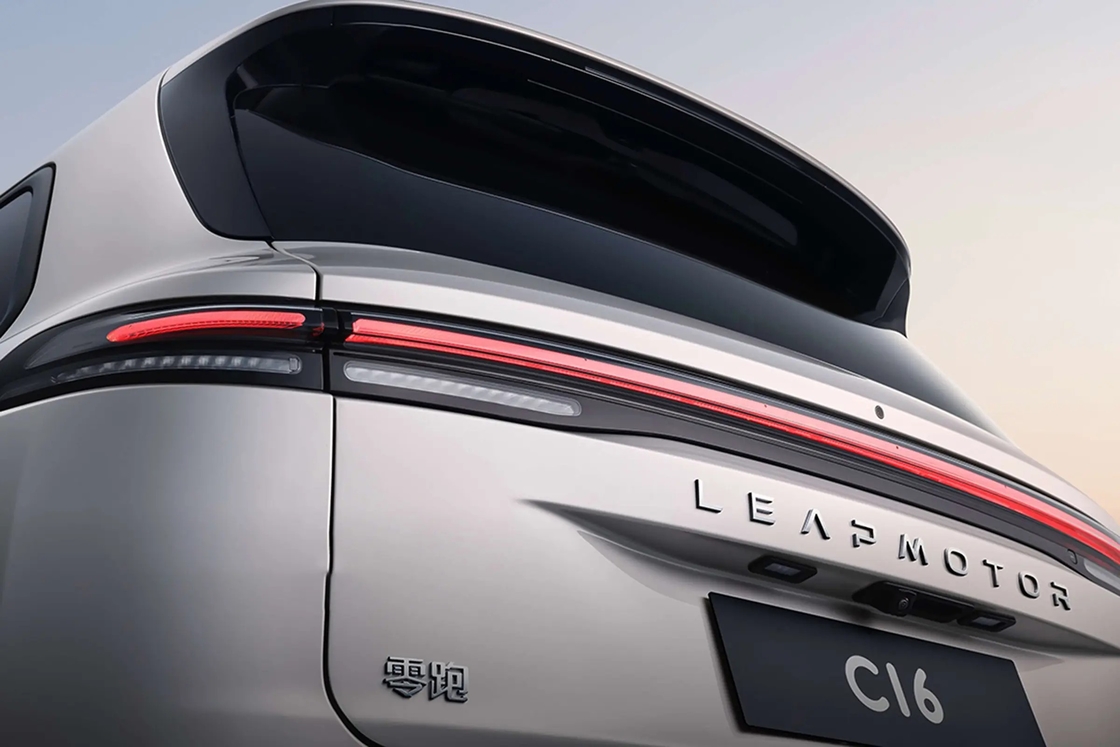 Best Value New Energy Vehicles 2024 Leapmotor C16 Electric SUV Chinese Smart EV with High Performance Ready to Ship