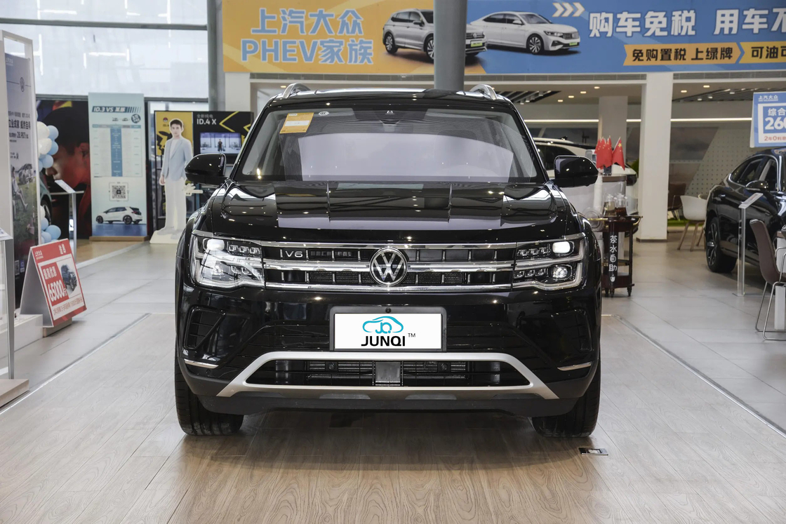 Made in China 2024 Volkswagen Touron gasoline vehicle 0km used newest version fuel cars in stock