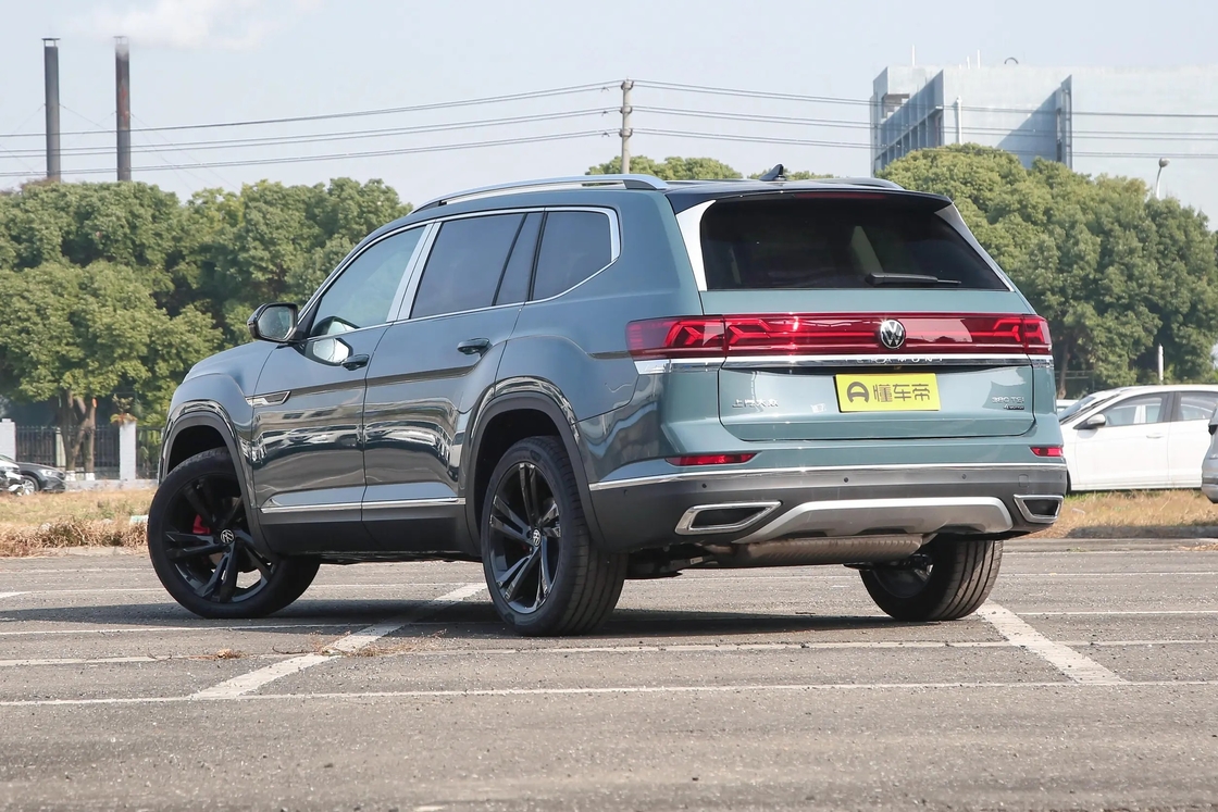 Made in China 2024 Volkswagen Touron gasoline vehicle 0km used newest version fuel cars in stock
